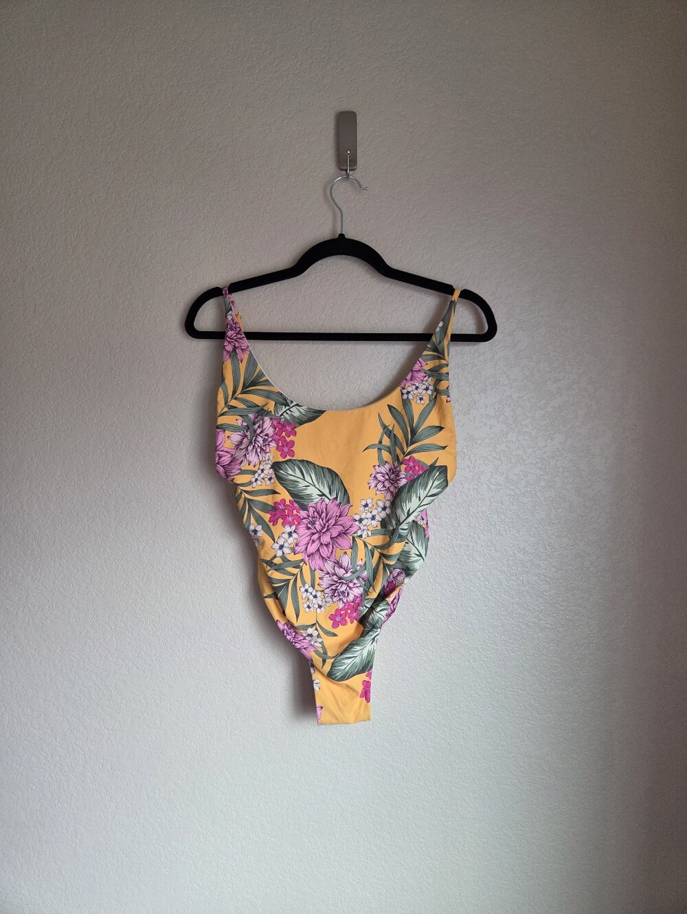 NWT Guess Flower Summer Print Swimsuit One Piece Size Large